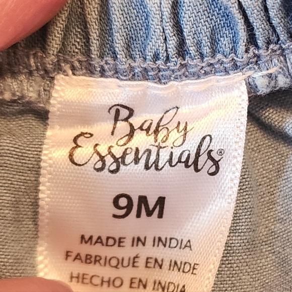 Baby Essentials Baby Girl 2-piece Set. Top and Shorts Size 9 months. - Picture 5 of 5